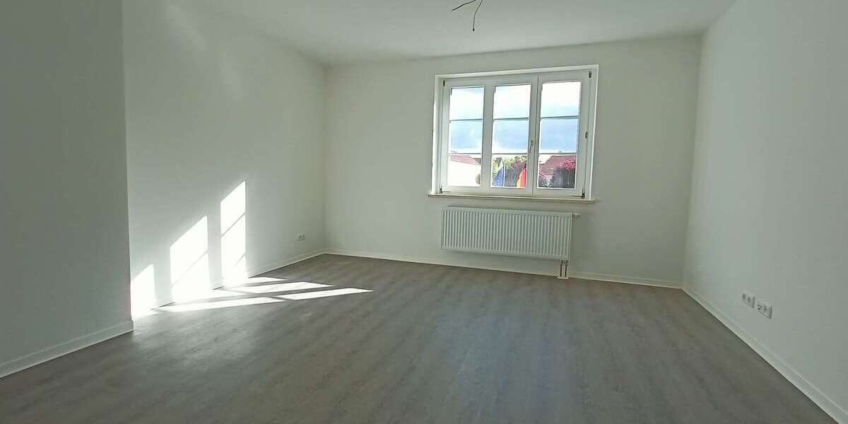 Etagenwohnung Stendal Bahnhofsvorstadt - 3 Zimmer, 72 m&sup2;, 607&euro; | Angebot:27232407