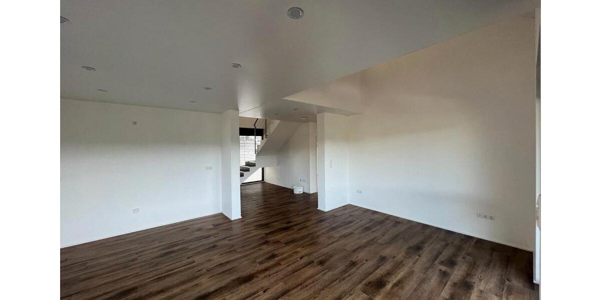 Maisonettenwohnung Siegen - 4 Zimmer, 175 m&sup2;, 1.900&euro; | Angebot:25974962