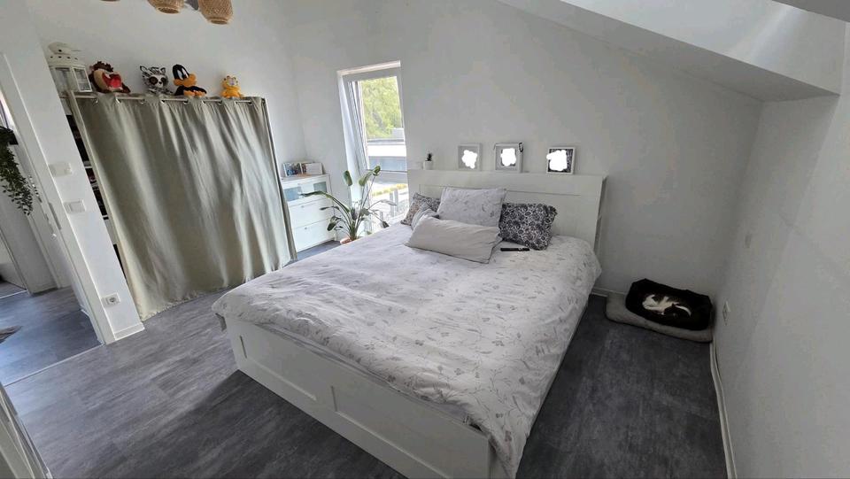 Dachgeschoßwohnung Solms - 4 Zimmer, 95 m&sup2;, 1.450&euro; | Angebot:27535045