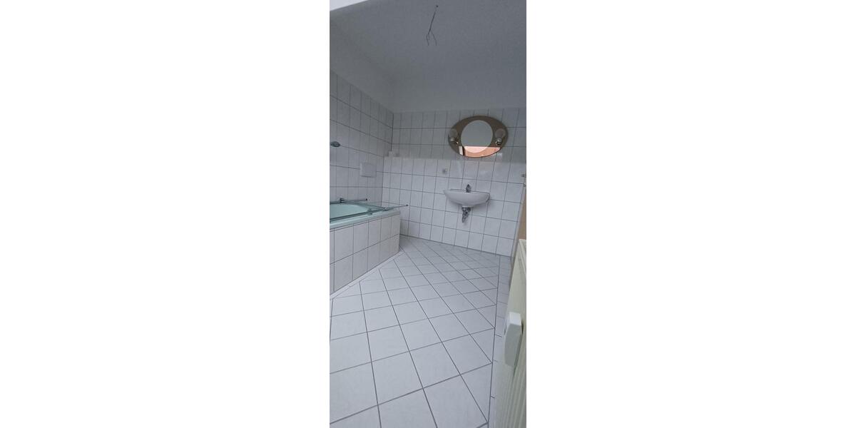 Dachgeschoßwohnung Riesa - 2 Zimmer, 67 m&sup2;, 573&euro; | Angebot:25414675