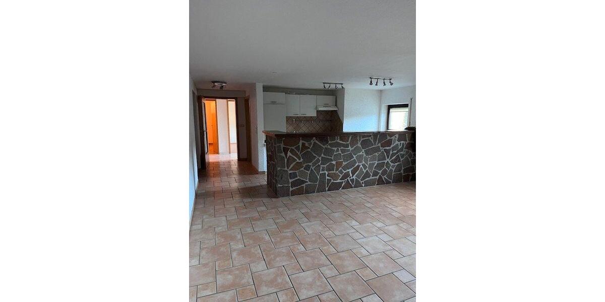 Etagenwohnung Waigolshausen - 3 Zimmer, 80 m&sup2;, 615&euro; | Angebot:26535686