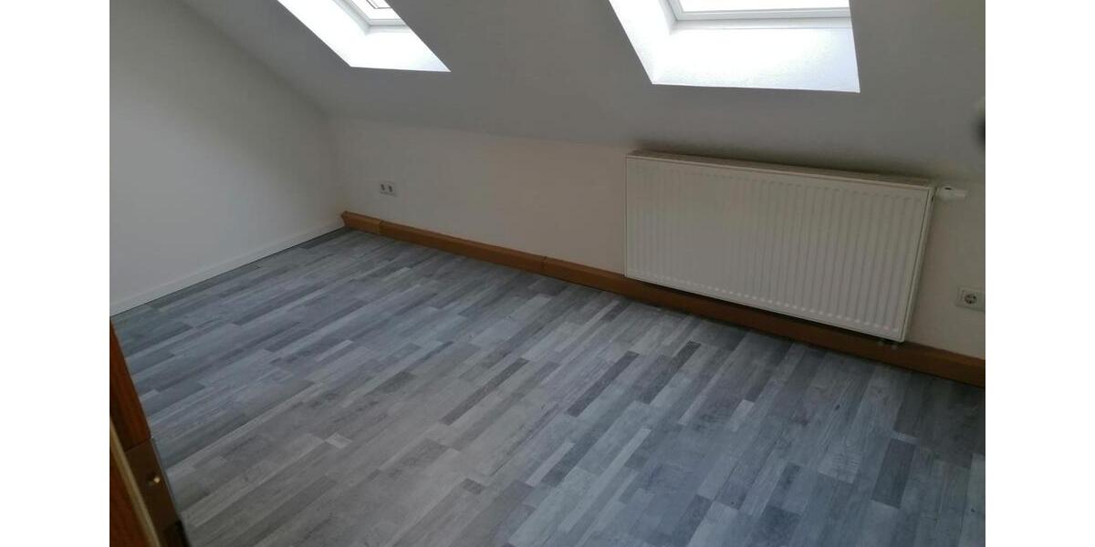 Dachgeschoßwohnung Eilenburg - 3 Zimmer, 70 m&sup2;, 420&euro; | Angebot:26553830