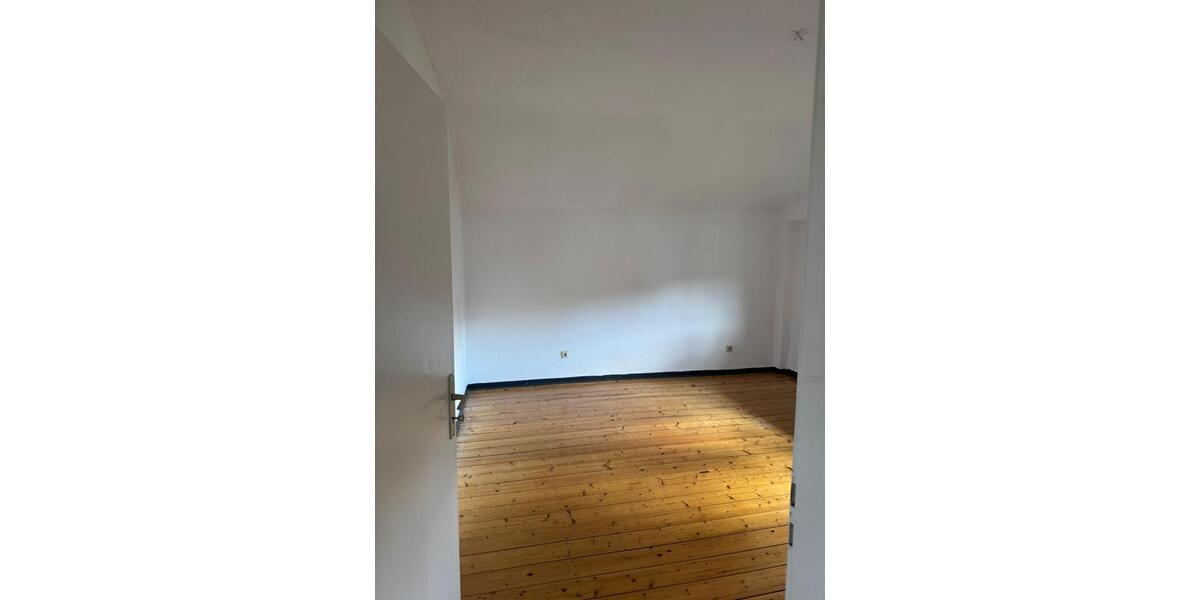 Hochparterre Gießen Wieseck - 3 Zimmer, 90 m&sup2;, 1.300&euro; | Angebot:26558022
