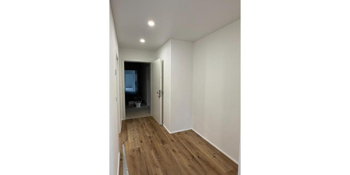 Etagenwohnung Netphen - 2 Zimmer, 90 m&sup2;, 1.000&euro; | Angebot:25178877