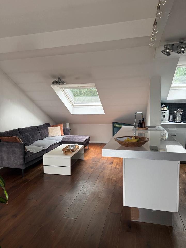 Wunderschöne Dachgeschoßwohnung in Duisburg-WalsumOverbruch