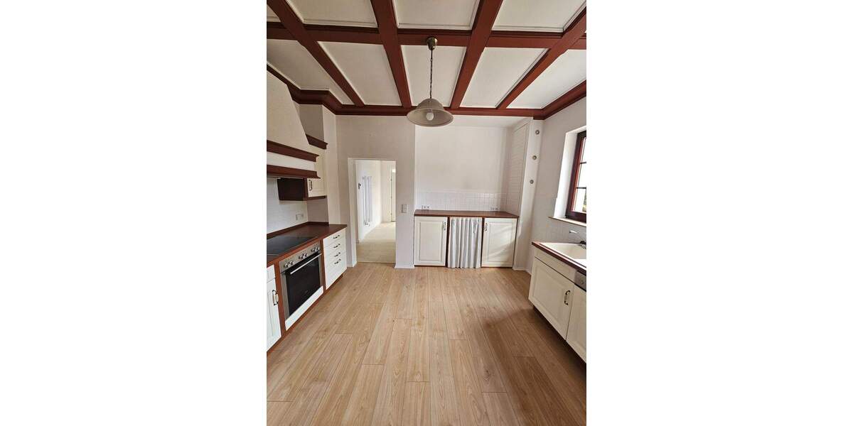 Einfamilienhaus Großpösna - 8 Zimmer, 217 m&sup2;, 2.520&euro; | Angebot:25880904