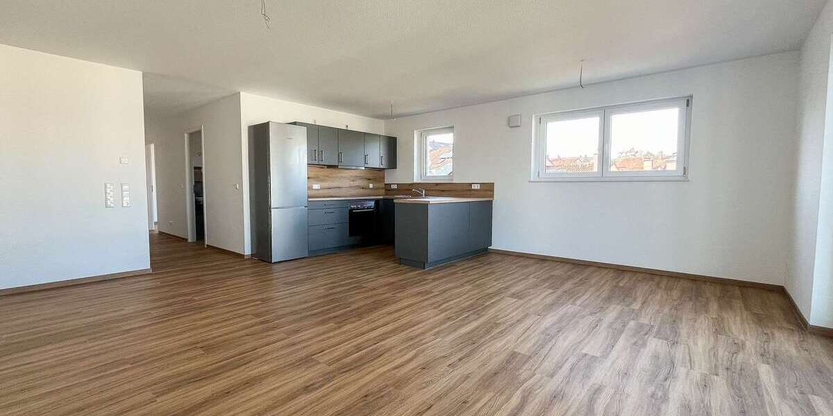 Etagenwohnung Freudenstadt - 4 Zimmer, 103 m&sup2;, 1.349&euro; | Angebot:27163005