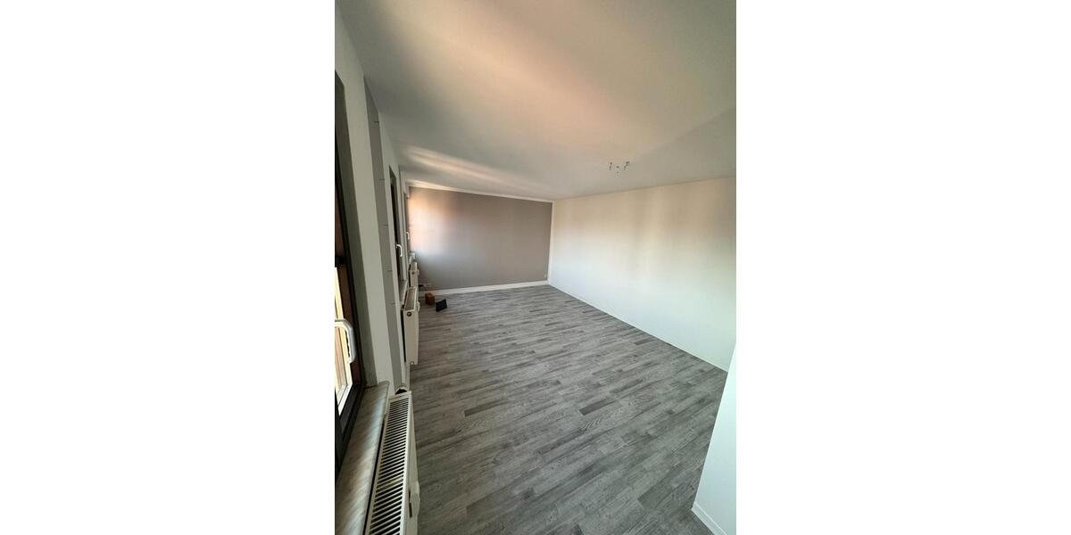 Dachgeschoßwohnung Freiberg - 2.5 Zimmer, 67 m&sup2;, 380&euro; | Angebot:26470199