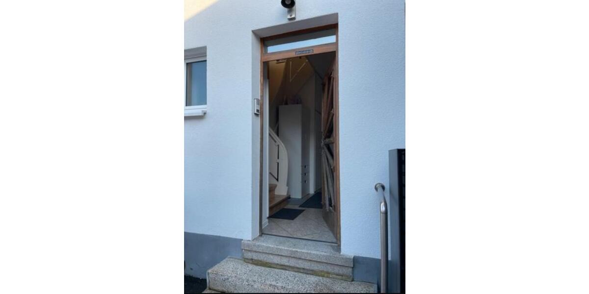 Dachgeschoßwohnung Homburg - 4 Zimmer, 110 m&sup2;, 950&euro; | Angebot:25989372