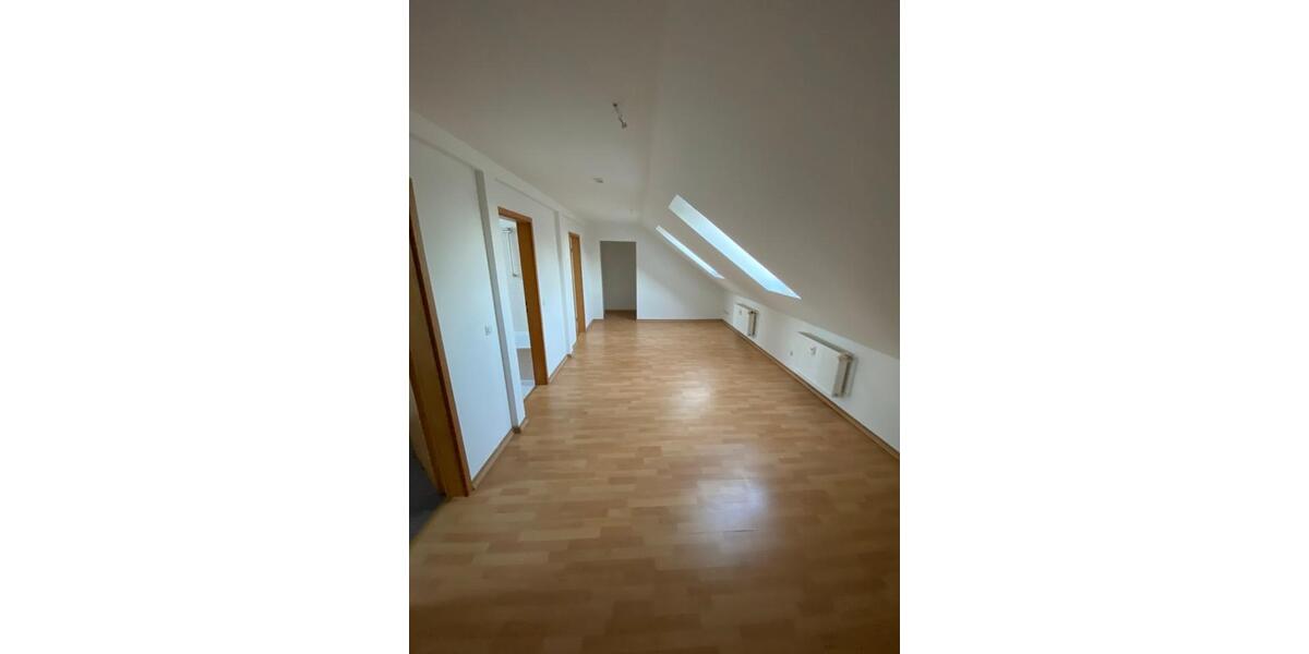 Dachgeschoßwohnung Braunsbedra - 2 Zimmer, 39 m&sup2;, 220&euro; | Angebot:21366866