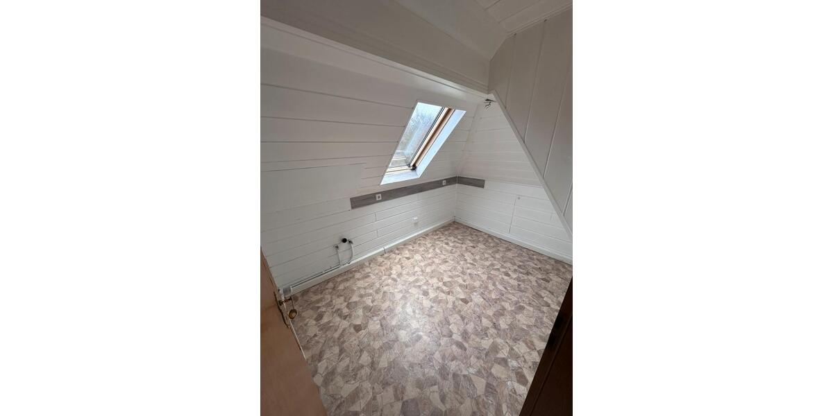 Dachgeschoßwohnung Siegen - 2 Zimmer, 50 m&sup2;, 450&euro; | Angebot:26101907