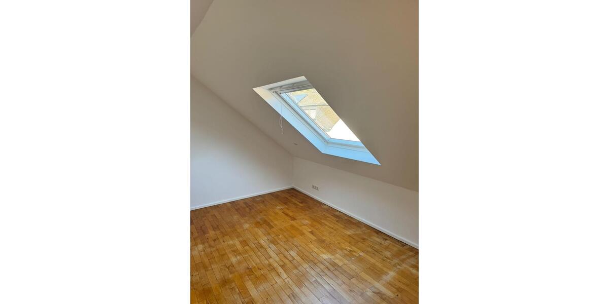 Dachgeschoßwohnung Konz - 4 Zimmer, 85 m&sup2;, 1.050&euro; | Angebot:26323508