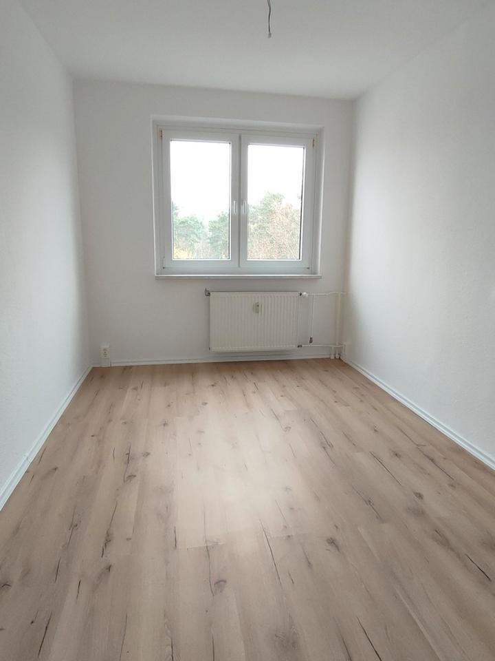 Einziehen und Wohlfühlen...neu gefliestes Bad - sofort anmieten zum Sondermietpreis zimmer