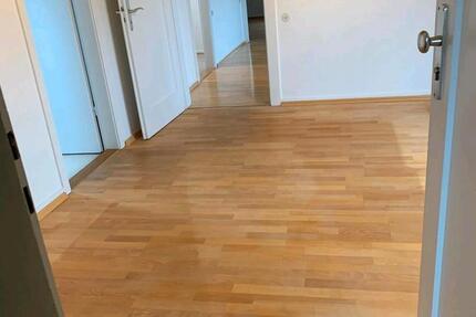 Helle 3-Zimmer-Wohnung in ruhigem 3-Parteien-Haus,zentrumsnah zimmer
