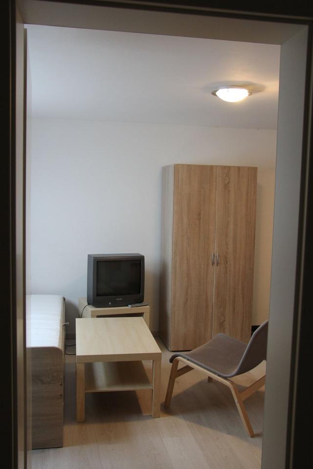 Für Pendler: Möbliertes 1-Zimmer-Apartment in Fürth-Burgfarrnbach zimmer