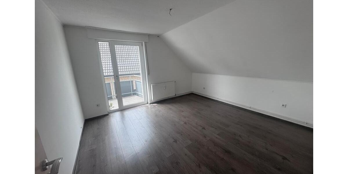 Dachgeschoßwohnung Bad Oeynhausen Rehme - 4 Zimmer, 83 m&sup2;, 800&euro; | Angebot:26336374
