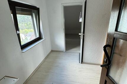 Zu vermieten 2x zimmer küche terasse duche waldblik zimmer