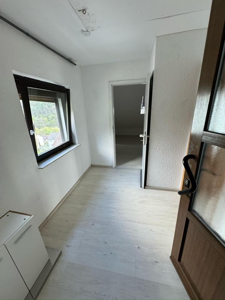 Zu vermieten 2x zimmer küche terasse duche waldblik zimmer