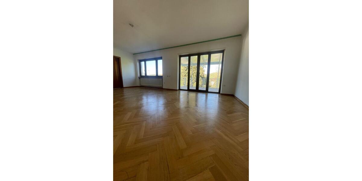 Etagenwohnung Saarbrücken Brebach-Fechingen - 3.5 Zimmer, 120 m&sup2;, 800&euro; | Angebot:26301533