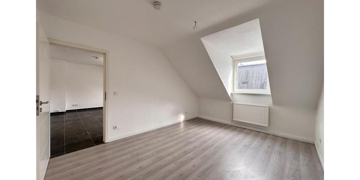Dachgeschoßwohnung Gelsenkirchen - 4 Zimmer, 73 m&sup2;, 520&euro; | Angebot:26660193