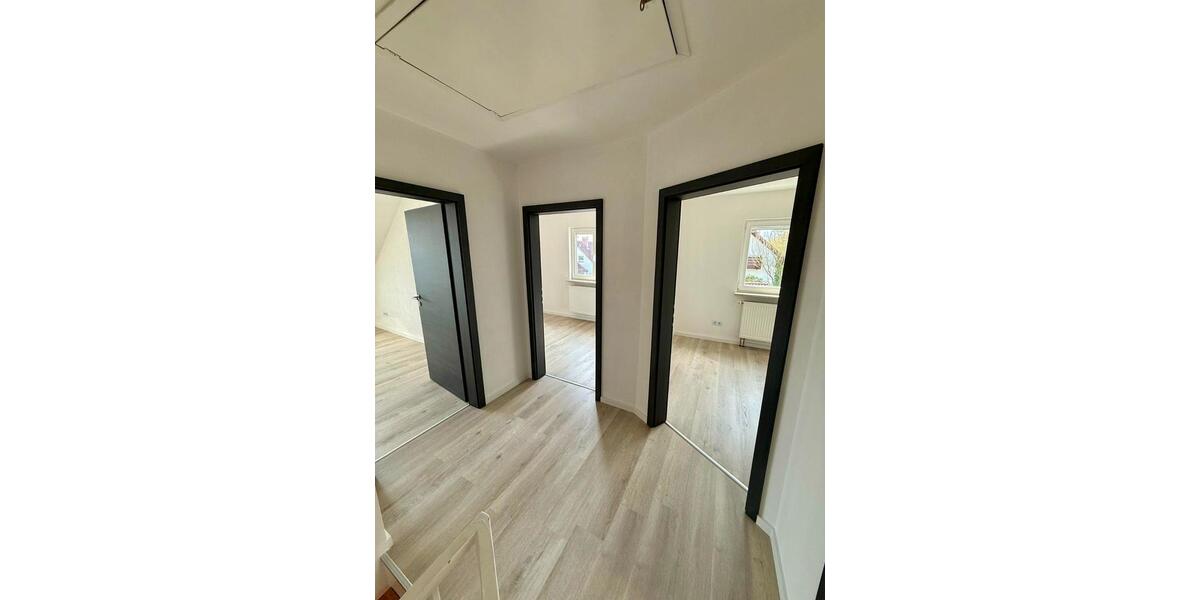 Doppelhaushälfte Ansbach - 4 Zimmer, 150 m&sup2;, 2.500&euro; | Angebot:26222970