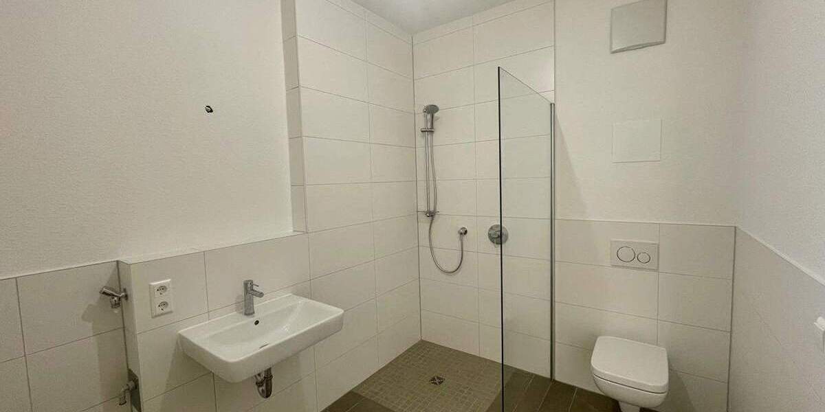 Etagenwohnung Karlsruhe Mühlburg - 2 Zimmer, 77 m&sup2;, 1.395&euro; | Angebot:25716249