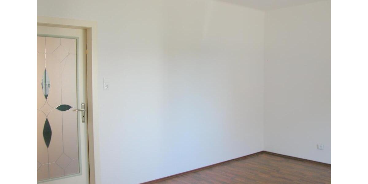 Erdgeschoßwohnung Viernheim - 4 Zimmer, 100 m&sup2;, 1.100&euro; | Angebot:25146077