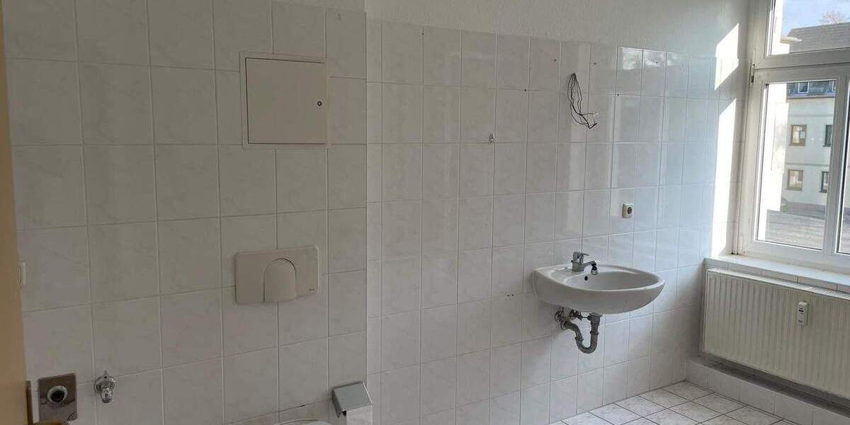 Etagenwohnung Roßwein - 3 Zimmer, 70 m&sup2;, 385&euro; | Angebot:25999174