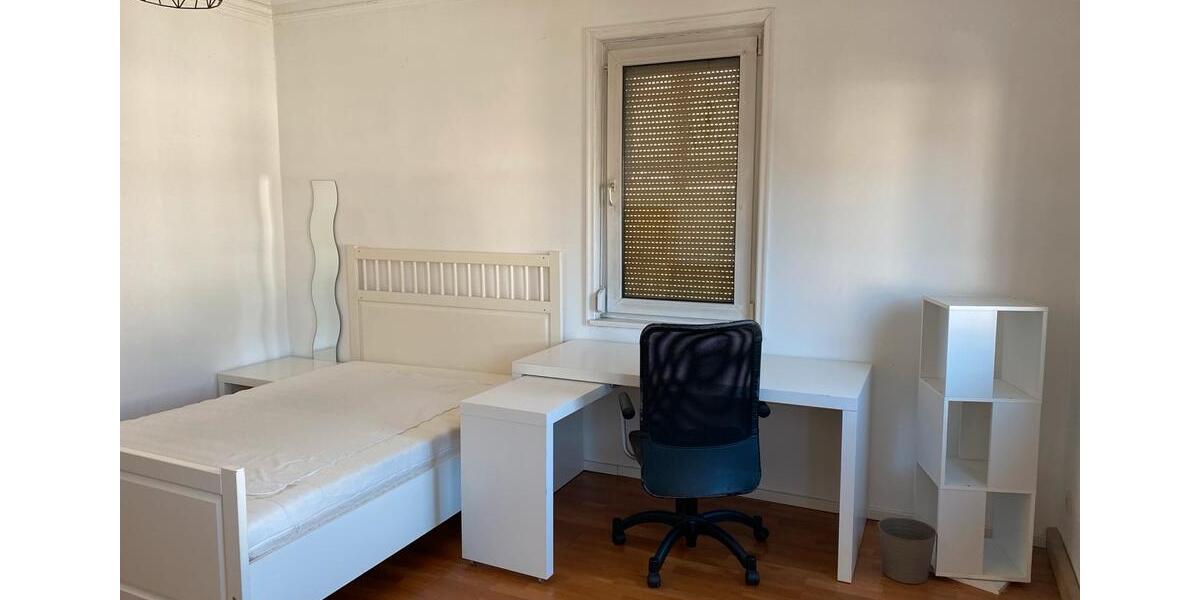 Helles, möbliertes Zimmer (20m2) in 3er WG in Möhringen 3 zimmer