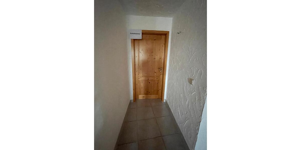 Dachgeschoßwohnung Tangerhütte - 4 Zimmer, 160 m&sup2;, 1.000&euro; | Angebot:26461435