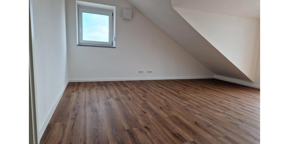 Dachgeschoßwohnung Burghausen - 3 Zimmer, 55 m&sup2;, 825&euro; | Angebot:26221403