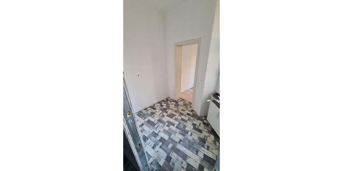 Erdgeschoßwohnung Weißenfels - 1 Zimmer, 25 m&sup2;, 200&euro; | Angebot:24474130