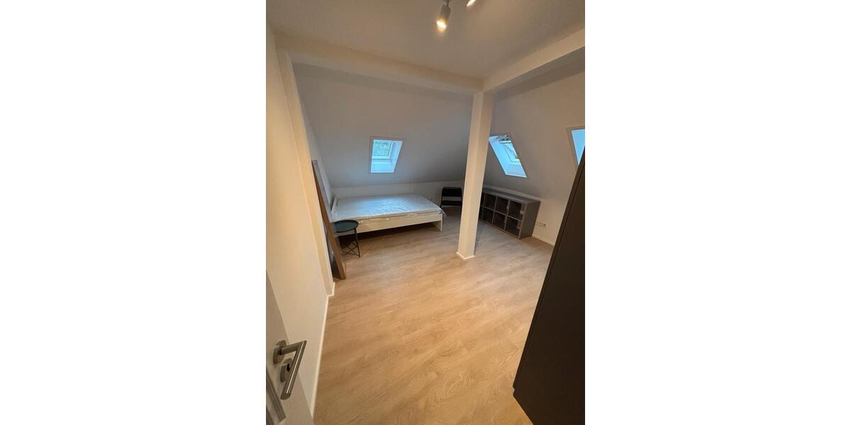 Wohnen auf Zeit Stuttgart Stuttgart-Süd - 10 Zimmer, 160 m&sup2;, 600&euro; | Angebot:25901274