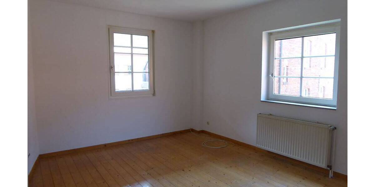 Etagenwohnung Nieheim - 3 Zimmer, 73 m&sup2;, 400&euro; | Angebot:26028659