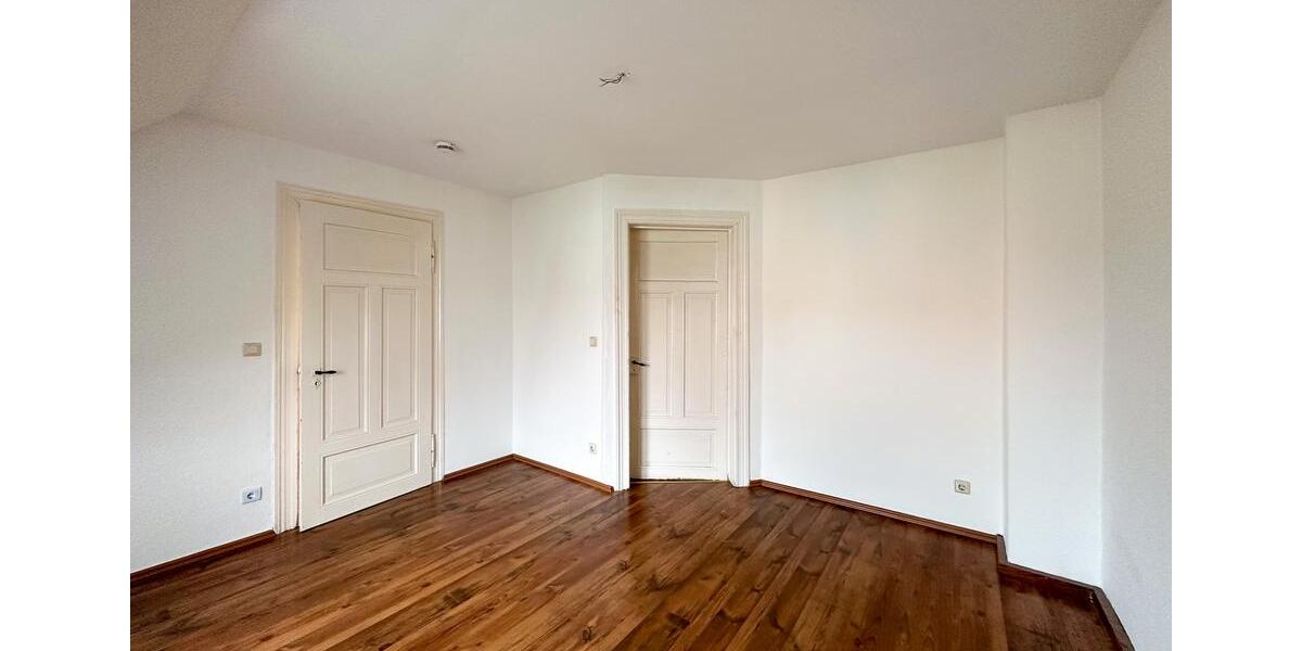 Gemütliche Dachgeschosswohnung mit tollem Ausblick über die Dächer Naumburgs! 2 zimmer