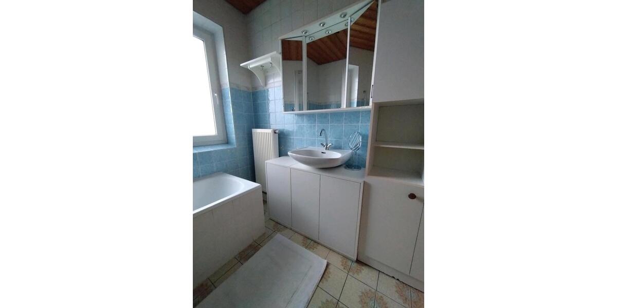 Etagenwohnung Laberweinting - 3 Zimmer, 120 m&sup2;, 28&euro; | Angebot:23874851