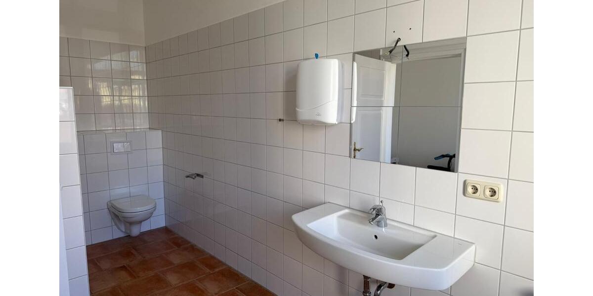 Erdgeschoßwohnung Röbel/Müritz Müritz - 3 Zimmer, 120 m&sup2;, 1.130&euro; | Angebot:26312368