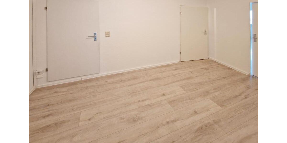 Erdgeschoßwohnung Neubrandenburg Datzeberg - 4 Zimmer, 86 m&sup2;, 588&euro; | Angebot:25714373
