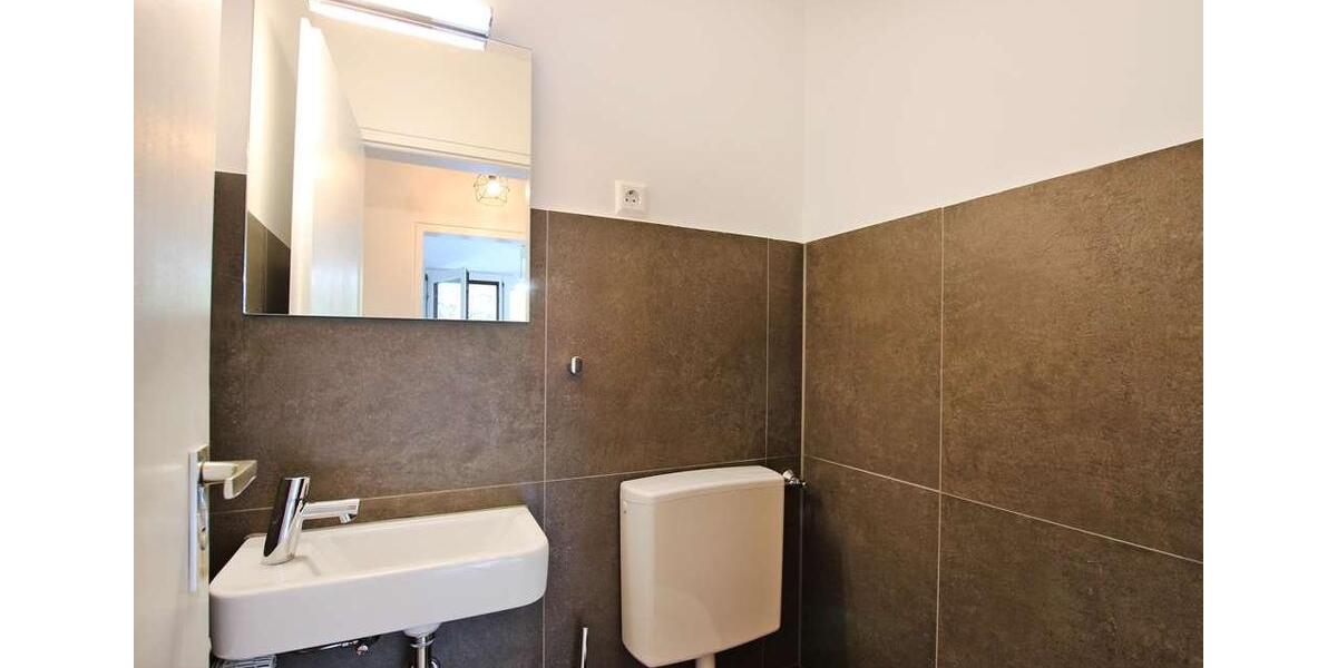 Terrassentraum: Gemütliche Wohlfühlwohnung mit großer Terrasse, nahe Bosch, Porsche, Trumpf. 2 zimmer