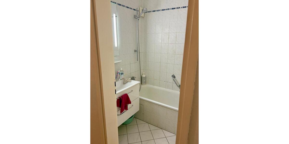 Erdgeschoßwohnung München Schwabing-Freimann - 3.5 Zimmer, 92 m&sup2;, 2.300&euro; | Angebot:25935713