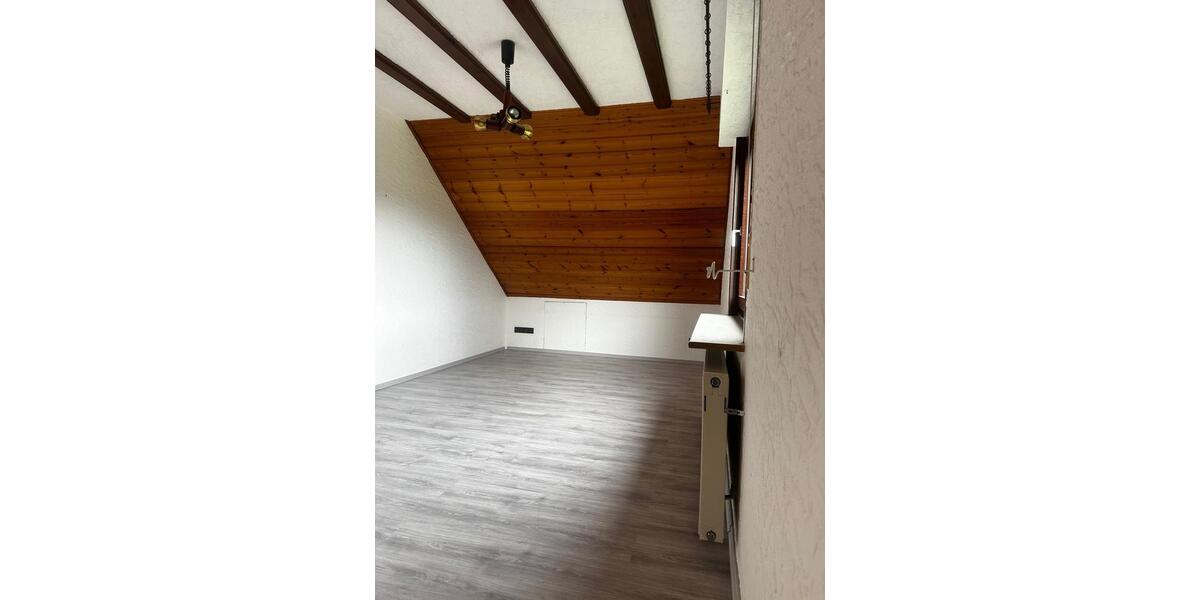 Dachgeschoßwohnung Hagen Hagen-Nord - 2 Zimmer, 74 m&sup2;, 500&euro; | Angebot:26577527