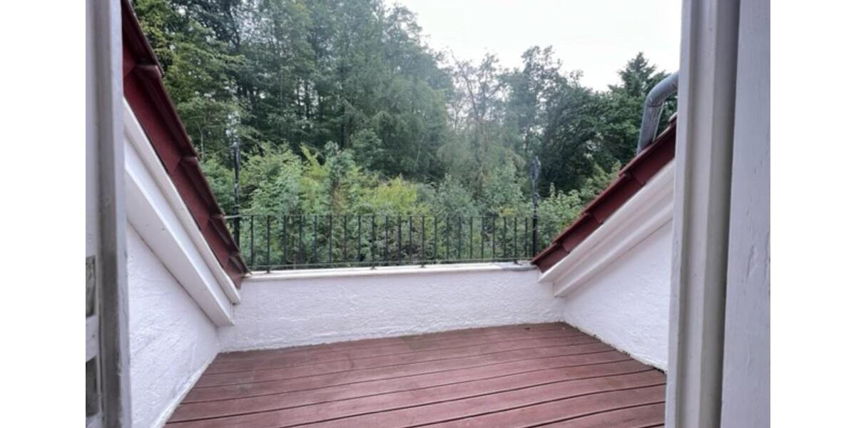 Dachgeschoßwohnung Wiesbaden Nordost - 3 Zimmer, 95 m&sup2;, 700&euro; | Angebot:25650731