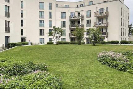 Direkt einziehen! Moderne 2 Zimmer + Süd-West-Balkon, Einbauküche, Wannenbad + Abstellraum, Aufzug 2 zimmer