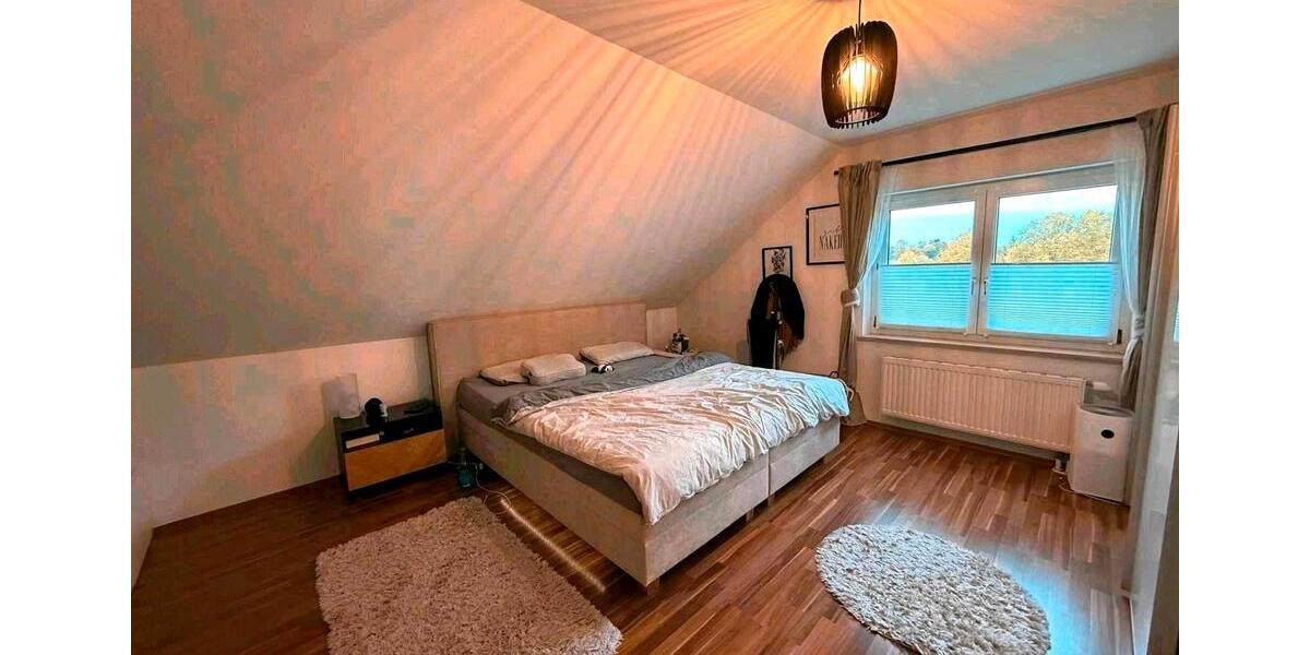 Dachgeschoßwohnung Nidderau - 3 Zimmer, 94 m&sup2;, 1.080&euro; | Angebot:26032236