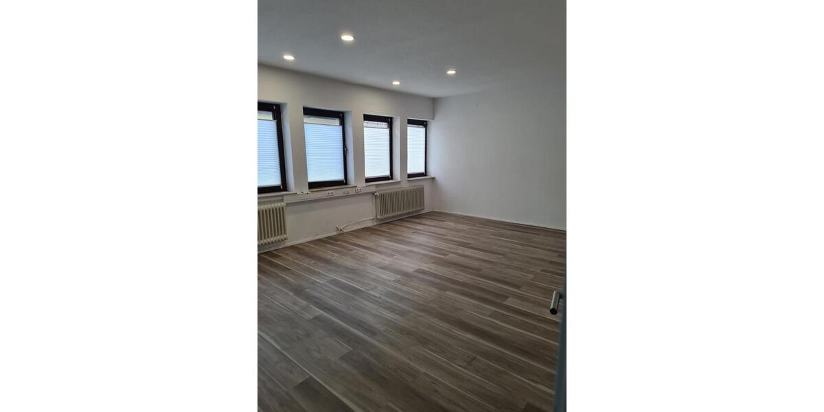 Etagenwohnung Wolfhagen - 7 Zimmer, 175 m&sup2;, 1.100&euro; | Angebot:26692929