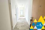 Modern geschnittene 3-Raum-Wohnung mit verglastem Balkon