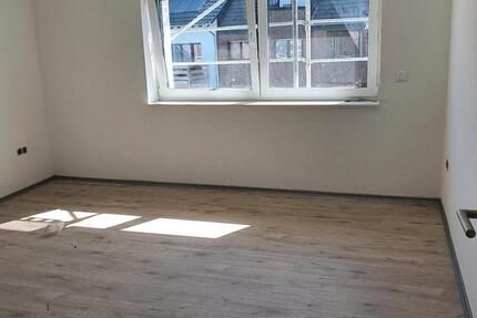 Wohnung Eschweiler - 3 Zimmer, 75 m&sup2;, 980&euro; | Angebot:25258856