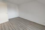 Uffenheim: Helle 2-Zimmer-DG-Wohnung mit Dachbalkon