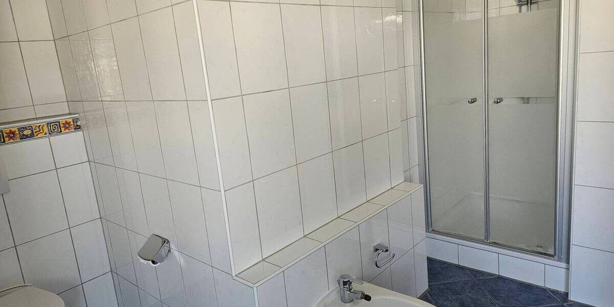 Doppelhaushälfte Burghausen - 6 Zimmer, 202 m&sup2;, 2.100&euro; | Angebot:25895860