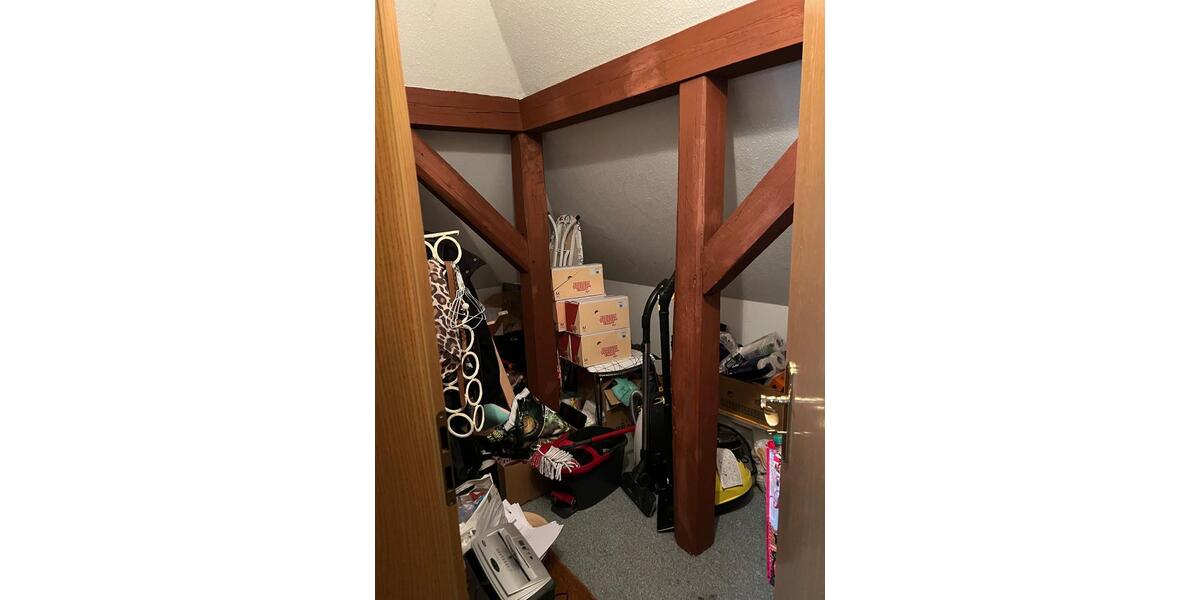 Dachgeschoßwohnung Eisenach - 2 Zimmer, 106 m&sup2;, 800&euro; | Angebot:24804667